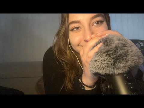 🌙ASMR - papouilles, kissing sounds & chuchotements🌙