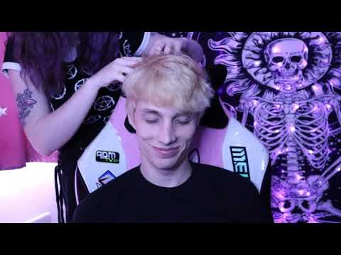 [ASMR] Scalp Massage & Head Scratching ft. My Boyfriend 😘