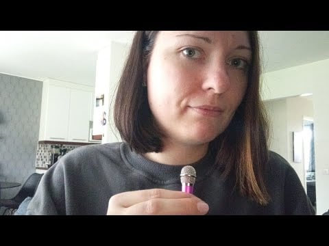 ASMR- En kort ramble på svenska med lite handmovements