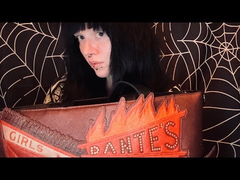 ASMR What’s In My Bag? 