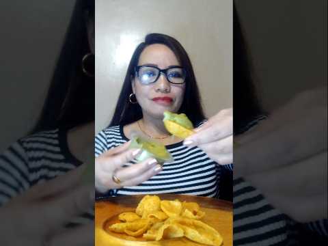 FRITOS WITH GUACAMOLE#shortsfeed #mukbang #food #viral #everyone #eating #viralvideo #foodie #asmr