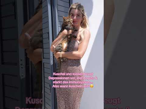 😻