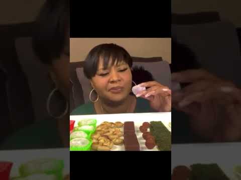 Girl eating Mochi #ASMR #asmrsounds #foryou #youtubeshorts