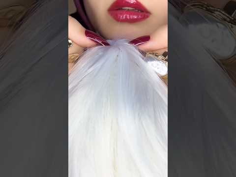 ASMR Wig On Mic 💆🏻‍♀️ (Snowfall) #asmr #relax #visualtingle #asmrscratching #asmrmassage #nails