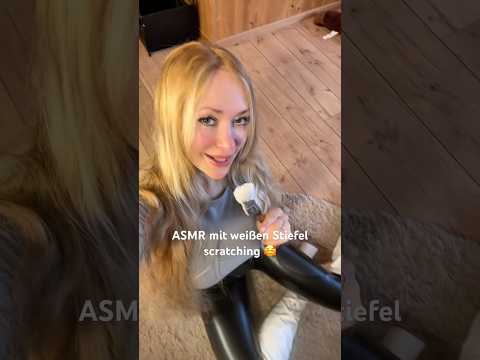 Ich zeige dir meine weißen Stiefel mit ASMR und scratching. 🥰