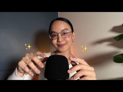ASMR Mic Scratching With Mouthsounds 👄