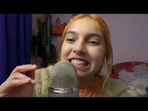 ASMR SUSURRANDO CERQUITA DEL MIC| TE TOCO LA CARITA| SOFIWI