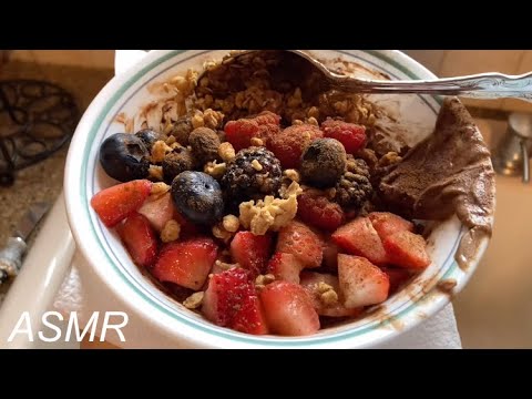 ASMR How I Make My Favorite Breakfast: Chocolate Oatmeal 🥣