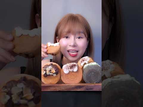 #shorts eating croissant #linhasmr #mukbang #asmr #food #asmrcontent