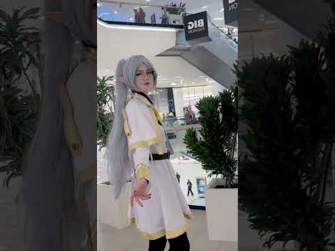 Shopping with Frieren 💕 #animecosplay #cosplay  #cosplaygirl #frieren #frierenbeyondjourneysend