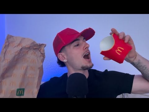 ASMR - JE SUIS LE MEILLEUR EMPLOYÉ POLYVALENT MCDONALD (je mange toutes les frites et aussi burger) 