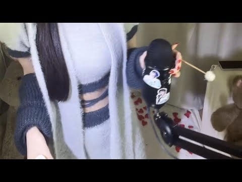 Soft and Soothing Microphone Tapping | Cute Girl’s Calming ASMR