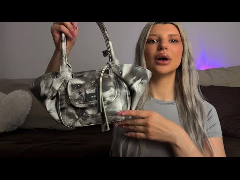 ASMR What’s in my Bag ( Whisper, Tapping , Overexplaining things…) 👜✨very relaxing 😌 