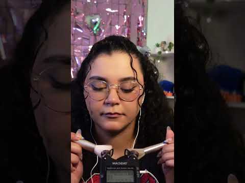 ASMR Pincel no microfone