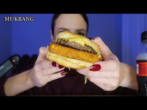 ASMR MUKBANG - HAMBURGUER COM EMPANADO DE QUEIJO GIGANTE 🍔