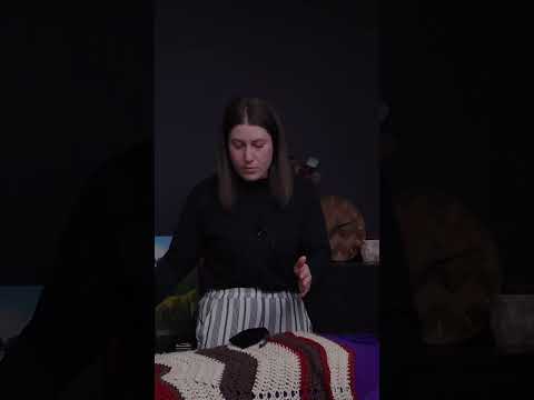 Plucking bad energy away #asmr #energyhealing #shorts