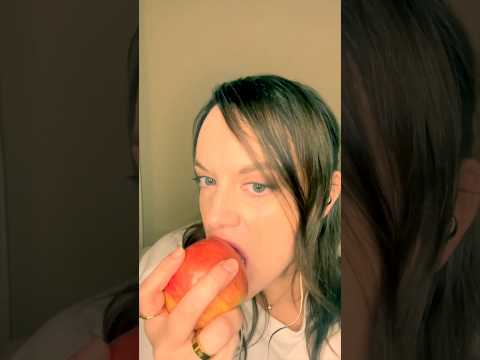 ASMR/Can APPLES be relaxing?? #asmrvideo #asmrtriggers #triggersforsleep #tingles #relax