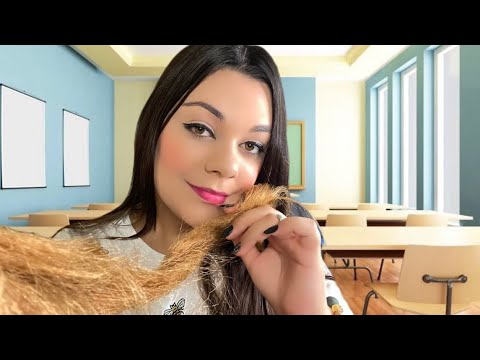 ASMR POV: A MENINA QUE SENTA ATRÁS DE VOCÊ NA ESCOLA