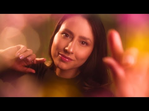 ASMR Plucking for better sleep 😴🤏 Hand movements, spray, camera brushing,... [Portuguese]