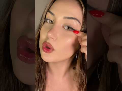 2 dakikada eyeliner ✍🏼👁️#reklam yok marka görünmüş  #asmr #makeup #makeuptutorial #asmrsounds