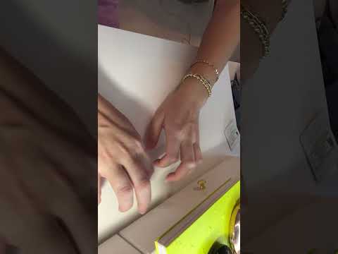 ASMR Tapping and Scratching on my vanity! #asmrsounds #relax #scratchytapping #asmrtapping #relaxing