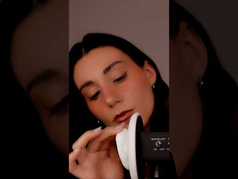 ASMR Roleplay 🩵 Limpieza de orejas & Susurros Relajantes 💤 #shorts  #short  #asmr
