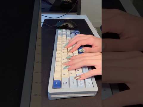 I can’t get over the sound of this keyboard #asmr #keyboardsounds