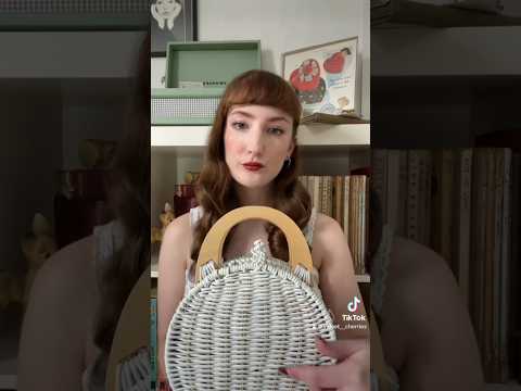 ASMR what’s in my vintage bag #asmr #asmrsounds #asmrvideo #vintage