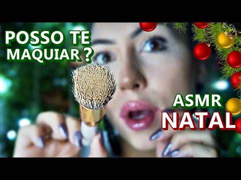 ASMR MAQUIANDO VOCÊ para CEIA de NATAL 🎄 (voz suave, tapping e câmera brushing)