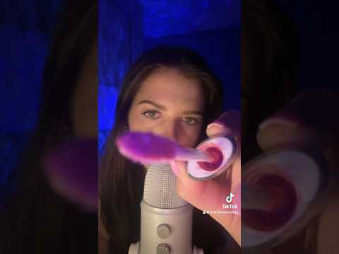 Doing your lipgloss 💄 #asmr #relax #triggers #asmrtriggers #relaxing #sleep #asmrvideos #relaxation