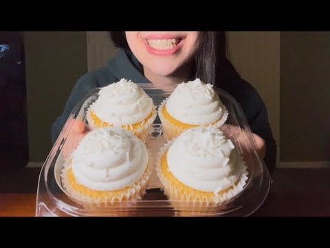 CREAMY VANILLA CUPCAKES PARTY ASMR EATING