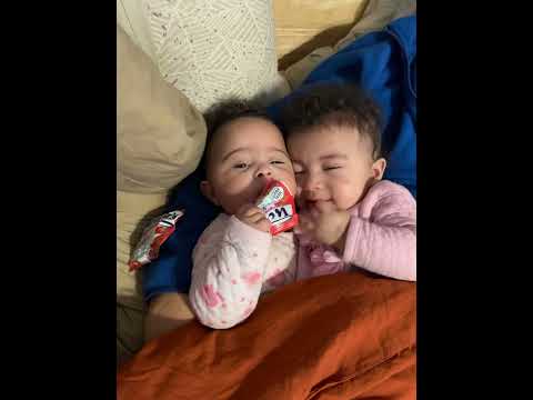 ASMR - Twin Crinkles