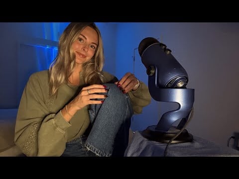 ASMR | 10 Minute Soothing Fabric Scratching & Soft Whispering 