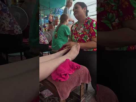 Masaje de pies 🦶🏻 #massage #feet #masaje #travel #culture #short
