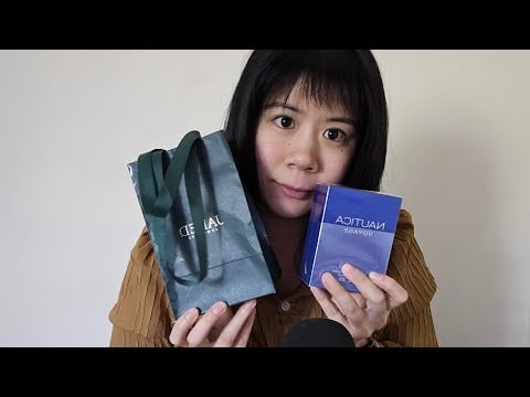 ASMR - Valentine's gifts for my boyfriend 💕 (tapping + scratching)
