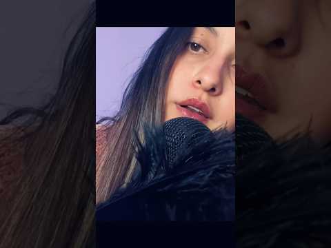 Me encanta 🤤🪶 #asmr #asmrcommunity #youtubeshorts #asmrsounds #mouthsounds #love#plumas