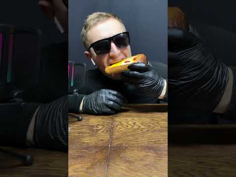 Satisfying Eating Crispy Bread 🍞ASMR #shorts