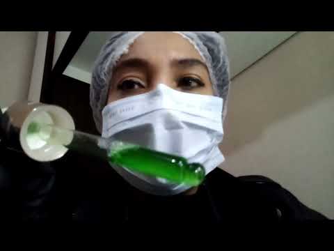 ASMR caseiro fazendo limpeza nos seus dentes (raspando na tela, toques na tela, fala suave)