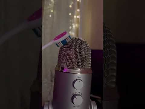 Asmr scratching microphone