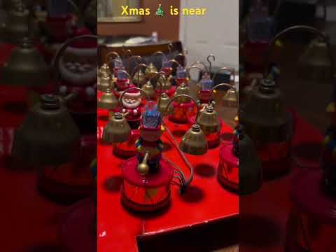 Remember these Mr. Christmas Santa’s Marching Band?
