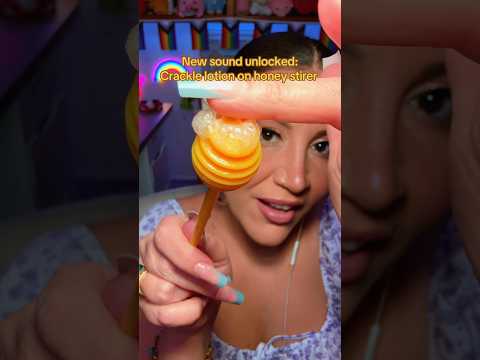 Crackle lotion on honey wand 💥🍯#asmr #visualtingle #asmrsounds #asmrvideo #asmrshorts #asmrpov