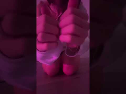 ASMR floor tapping 💋