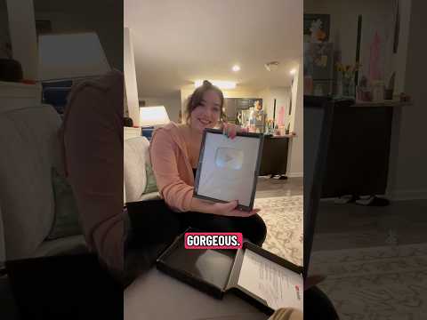 Unboxing my silver play button 🥹💜 thank you all 👉🏻👈🏻 #asmr #unboxing #relax #silverplaybutton