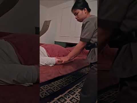 Adiós al estrés con este masaje camboyano 😲🇰🇭 #massage #masaje #masajerelajante #relaxing #short