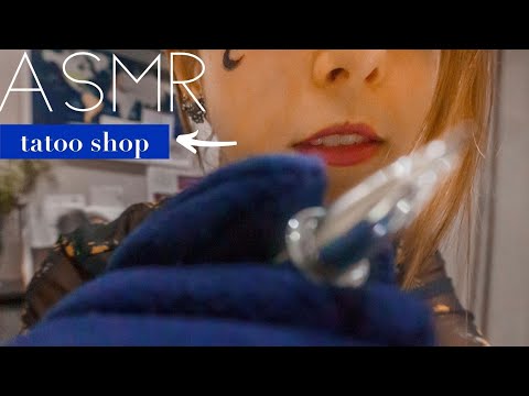 ASMR ROLEPLAY TATOO SHOP 3D - tatuando seu rosto enquanto relaxa!