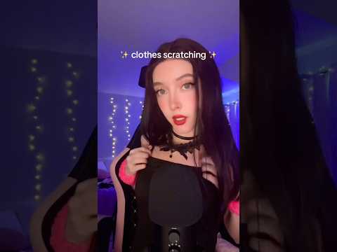 ASMR girl does scratching ♡ #asmr #shorts