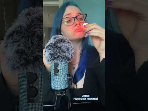ASMR PLUCKING TRIGGERS 😮(full on ✅⏰) #asmr #shorts #asmrlighttriggers #asmrrandomtriggers