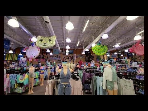 ASMR | Beach Gift Shop Walk-Through w/Voiceover (Soft Spoken)