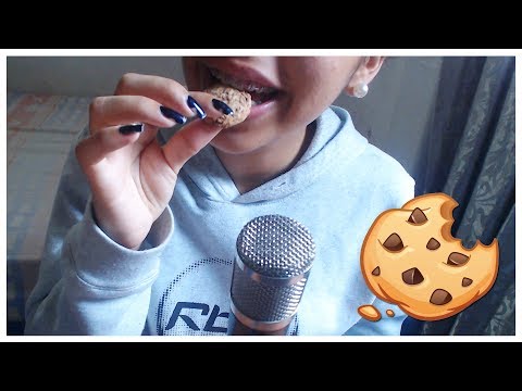 Comiendo Galletas con Chispas de chocolate 🍪 susurros, eating sounds | ASMR ESPAÑOL