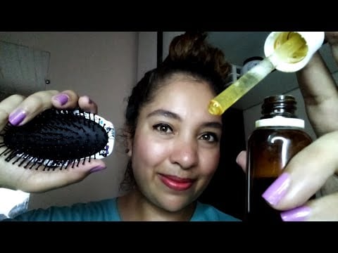 ASMR Tratamento capilar relaxante: desembaraçando com escova, separando com palitinho, massagem 💆‍♀️
